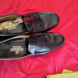 Men's leather dress shoes